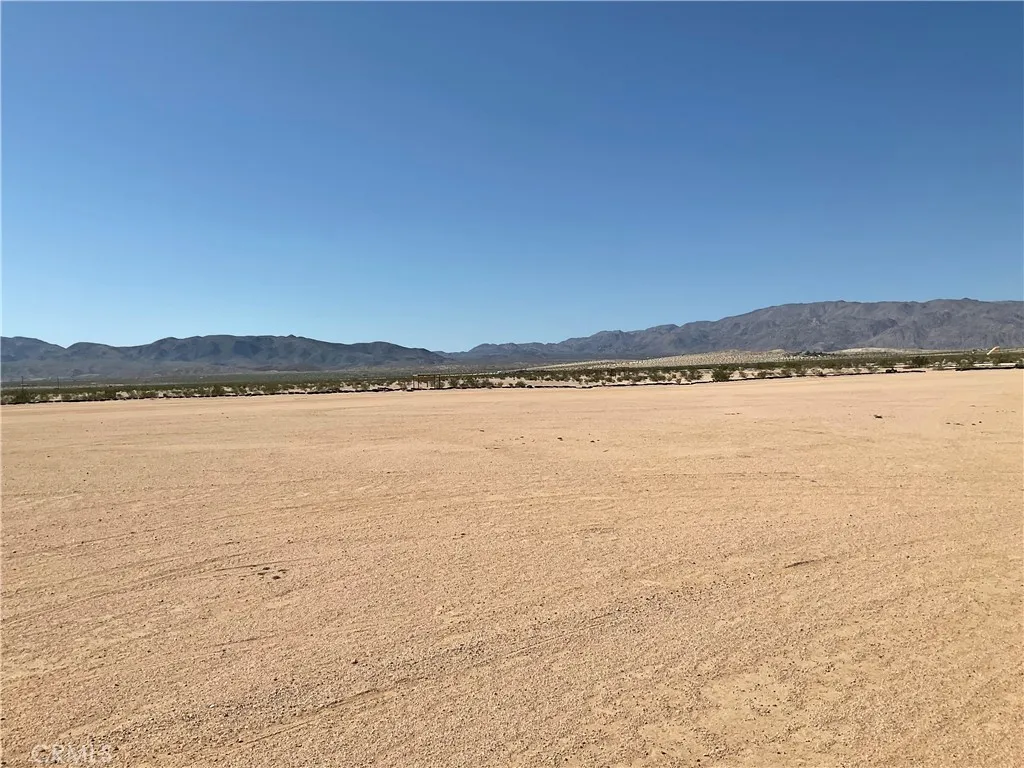 76421 Amboy Road, 29 Palms, California 92277 home-pic-46