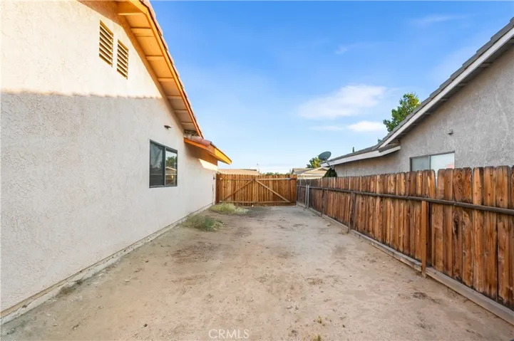 15164 Mesquite Avenue, Victorville, California 92394