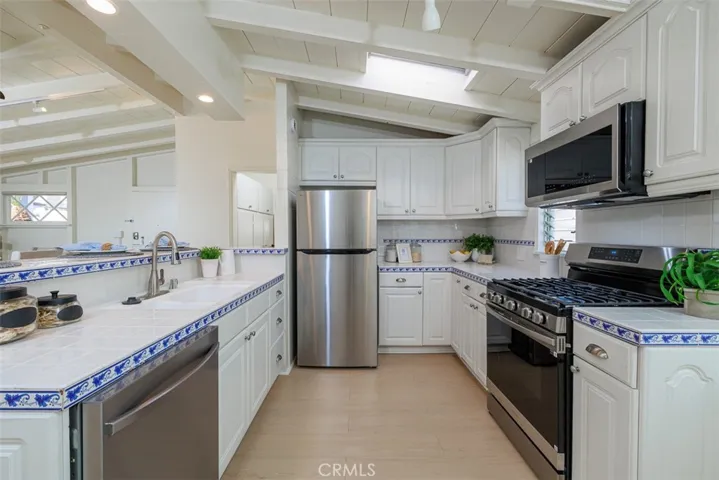 1225 Gaviota Drive, Laguna Beach, California 92651