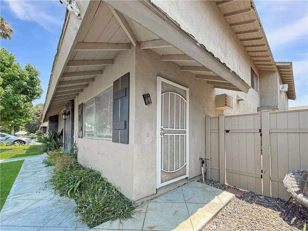 18222 Mandarin Lane E, Yorba Linda, California 92886, ,1 BathroomBathrooms,Residential Lease,For Rent,Mandarin,PW25161381