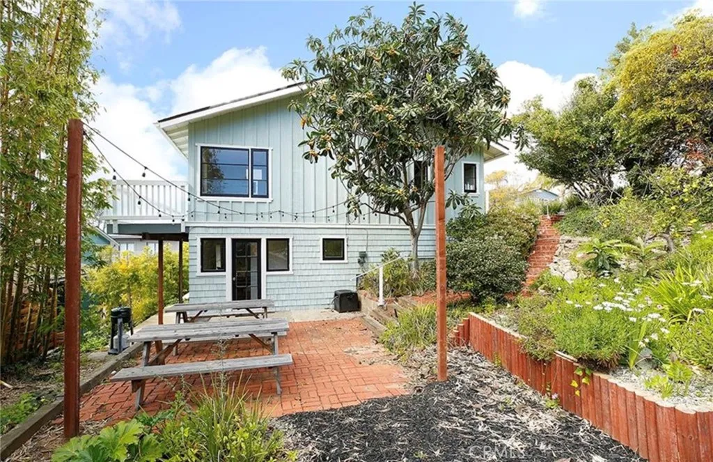 394 Moss Street, Laguna Beach, California 92651, 3 Bedrooms Bedrooms, ,3 BathroomsBathrooms,Residential,For Sale,Moss,LG25162191