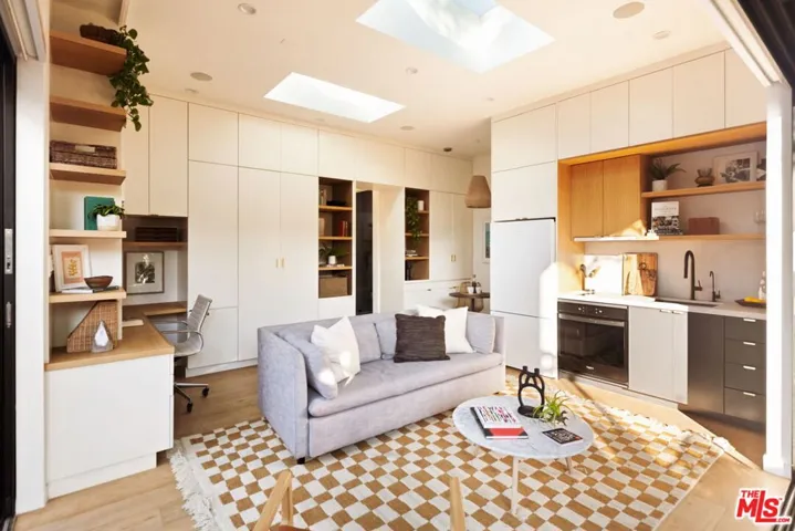 12518 Everglade Street, Los Angeles, California 90066