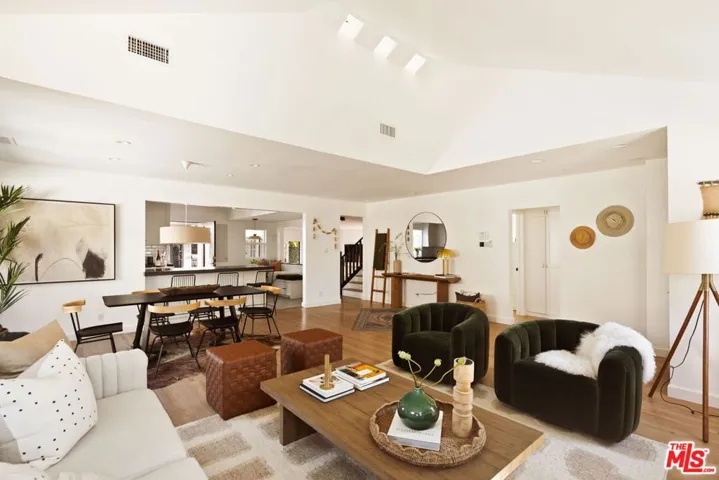 12518 Everglade Street, Los Angeles, California 90066