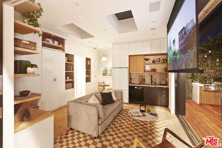 12518 Everglade Street, Los Angeles, California 90066