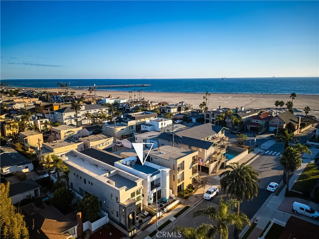 114 2nd Street, Seal Beach, California 90740, 5 Bedrooms Bedrooms, ,6 BathroomsBathrooms,Residential Lease,For Rent,2nd,PW25160457