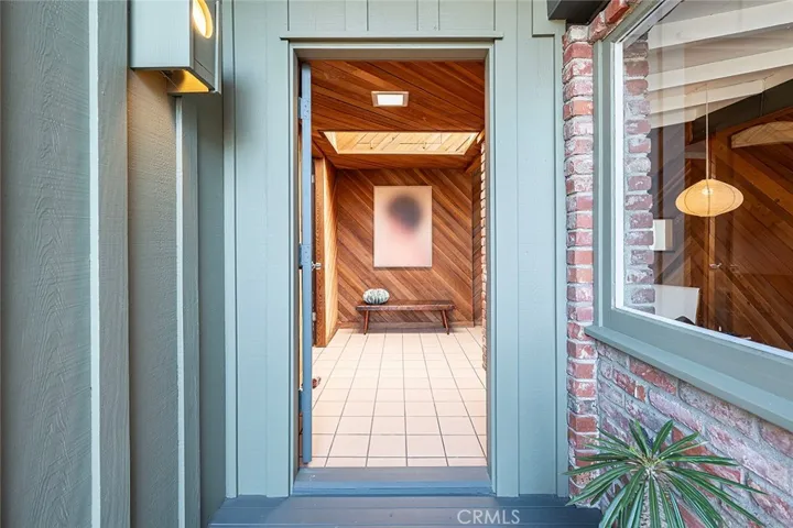 7108 E Mezzanine Way, Long Beach, California 90808