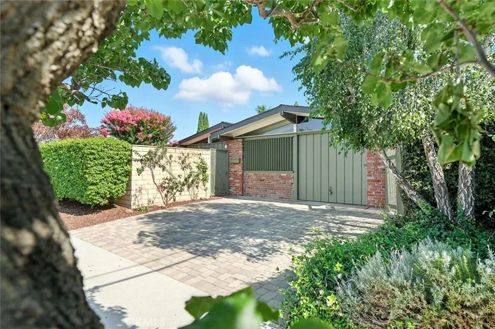 7108 E Mezzanine Way, Long Beach, California 90808