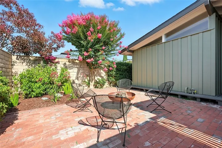 7108 E Mezzanine Way, Long Beach, California 90808