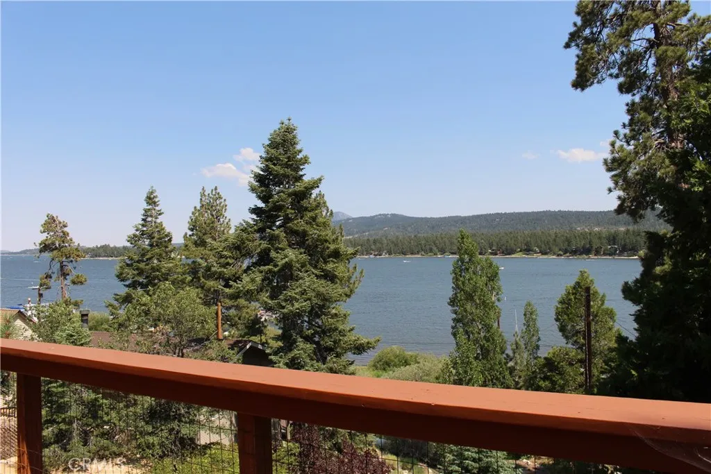 38532 N Shore Drive, Fawnskin, California 92333 home-pic-14