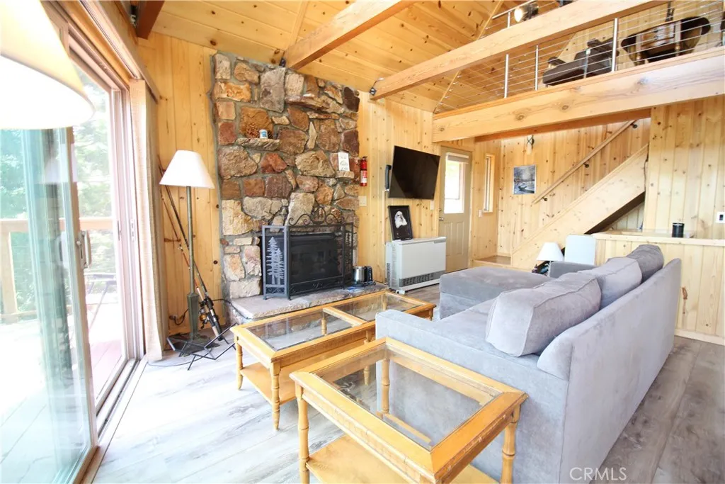 38532 N Shore Drive, Fawnskin, California 92333 home-pic-26