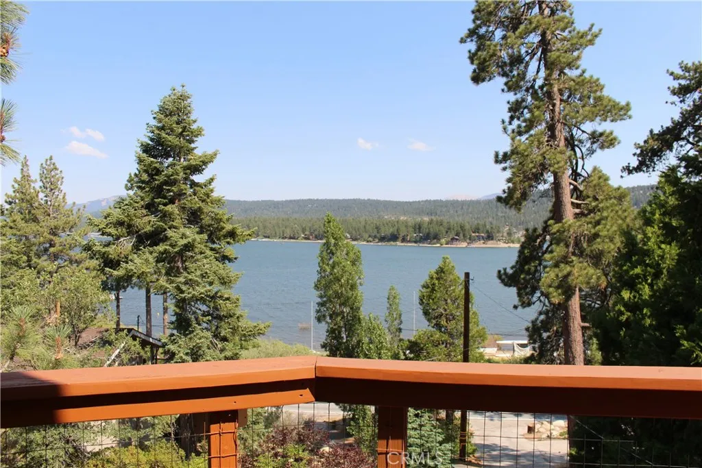 38532 N Shore Drive, Fawnskin, California 92333 home-pic-11