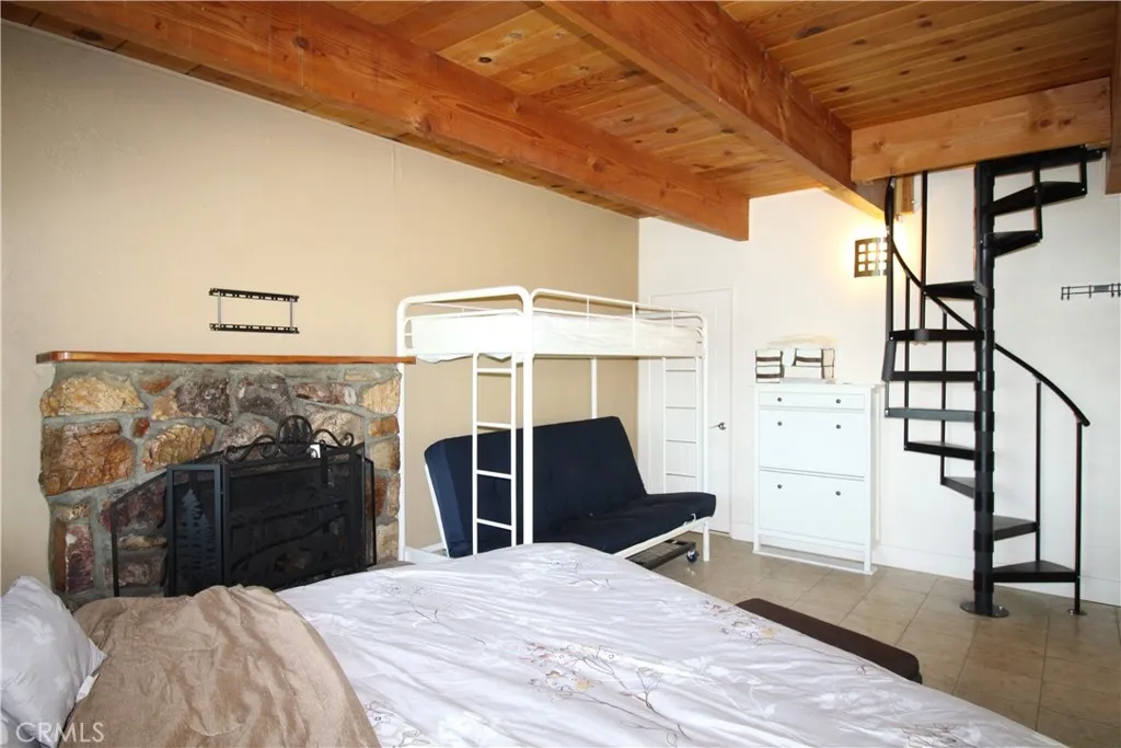 38532 N Shore Drive, Fawnskin, California 92333 home-pic-45