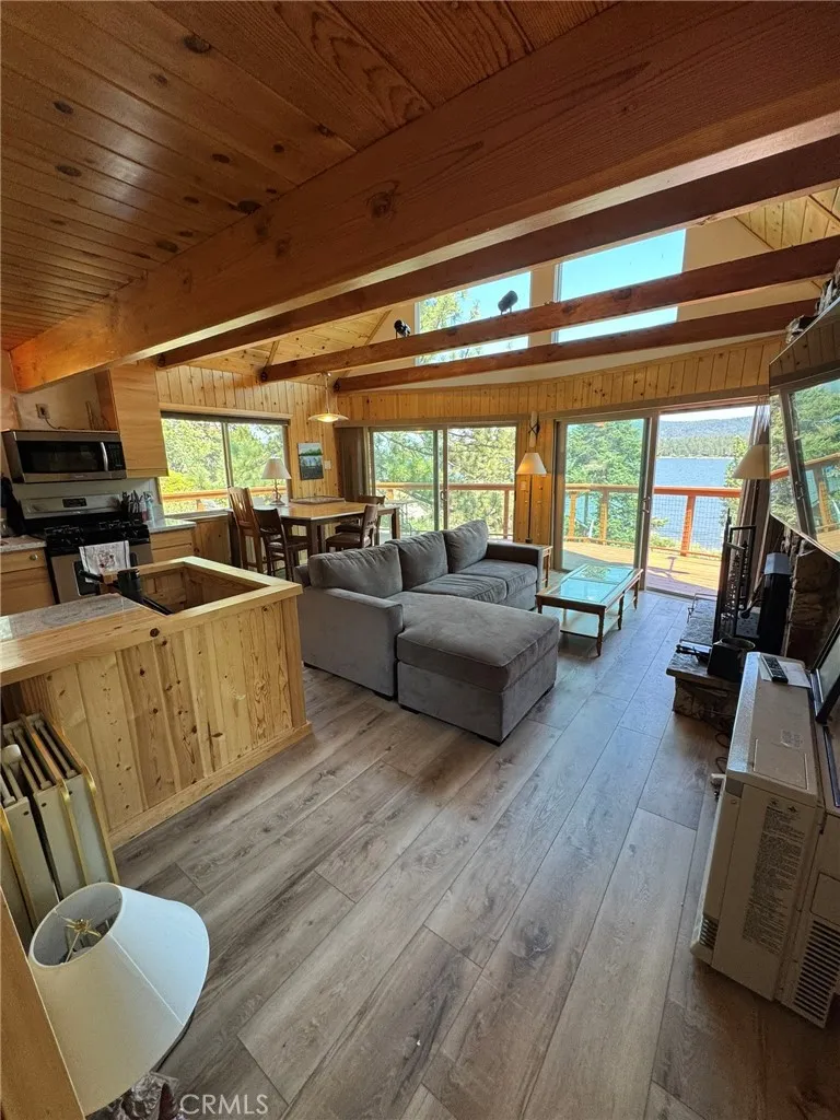 38532 N Shore Drive, Fawnskin, California 92333 home-pic-29