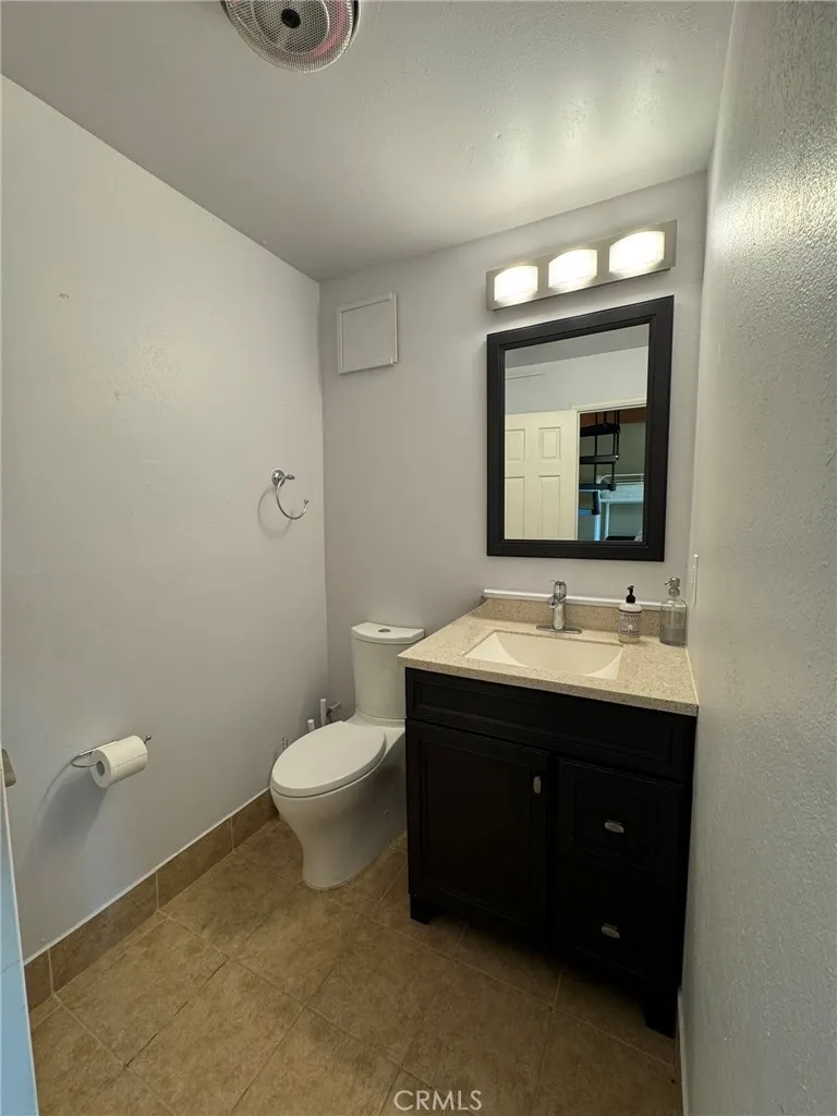 38532 N Shore Drive, Fawnskin, California 92333 home-pic-50