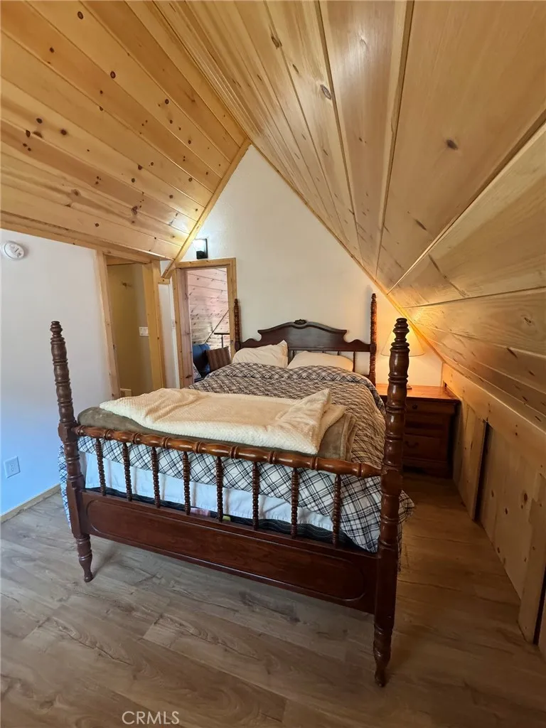 38532 N Shore Drive, Fawnskin, California 92333 home-pic-39
