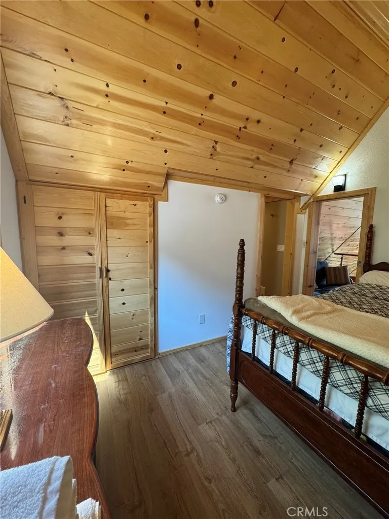 38532 N Shore Drive, Fawnskin, California 92333 home-pic-40