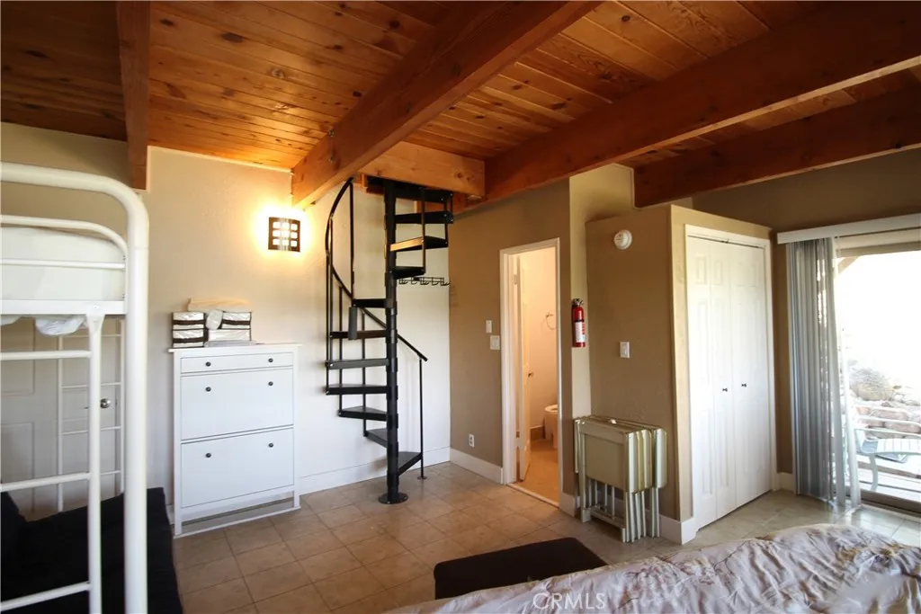 38532 N Shore Drive, Fawnskin, California 92333 home-pic-44