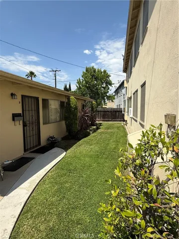 4443 Linden Avenue, Long Beach, California 90807