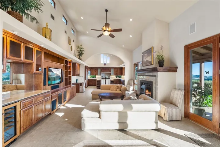 45250 Tomasito Circle, Temecula, California 92590