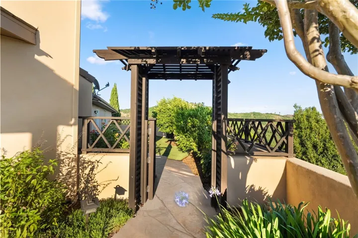 45250 Tomasito Circle, Temecula, California 92590