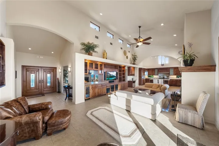 45250 Tomasito Circle, Temecula, California 92590