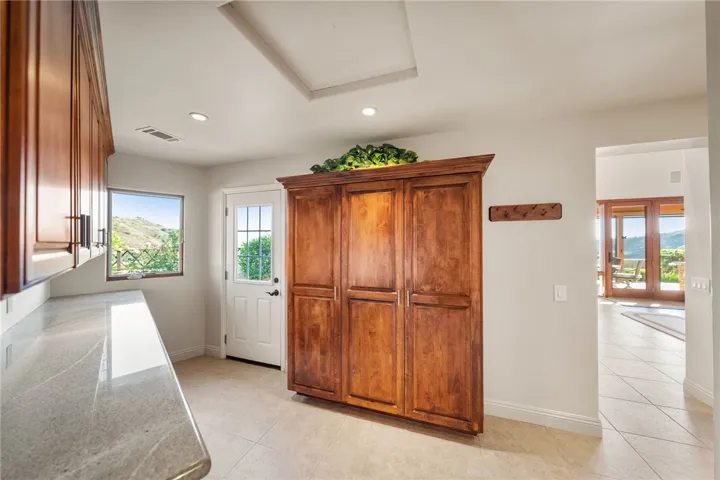 45250 Tomasito Circle, Temecula, California 92590