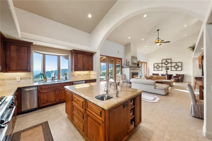 45250 Tomasito Circle, Temecula, California 92590