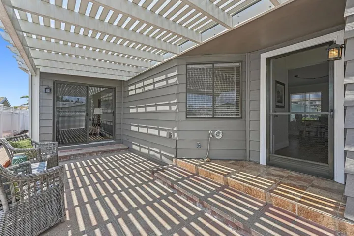 631 Via Costa Rica, Vista, California 92081