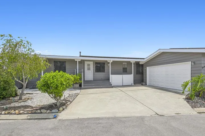 631 Via Costa Rica, Vista, California 92081