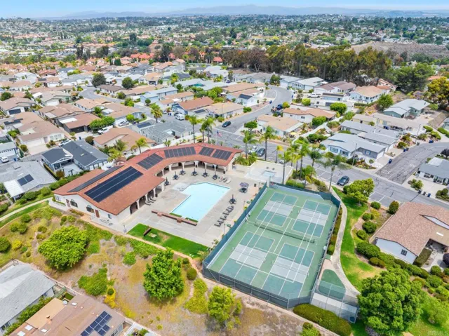 631 Via Costa Rica, Vista, California 92081