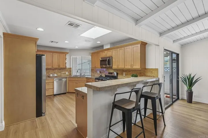 631 Via Costa Rica, Vista, California 92081