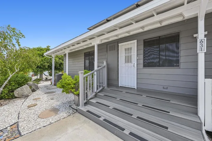 631 Via Costa Rica, Vista, California 92081