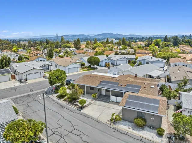 631 Via Costa Rica, Vista, California 92081