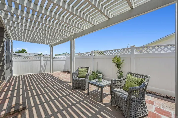631 Via Costa Rica, Vista, California 92081
