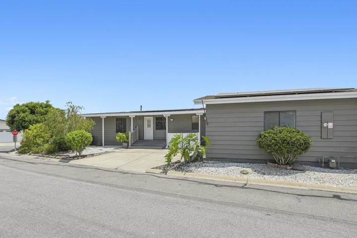 631 Via Costa Rica, Vista, California 92081