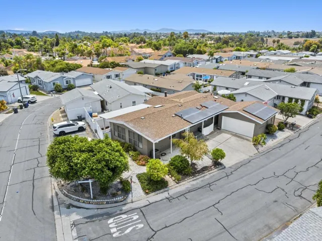 631 Via Costa Rica, Vista, California 92081