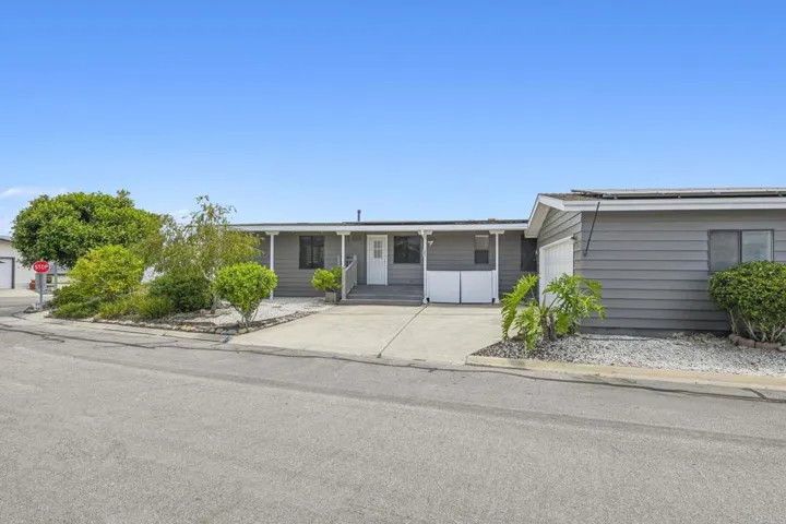 631 Via Costa Rica, Vista, California 92081