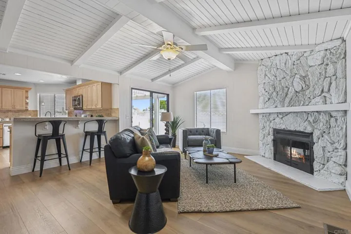 631 Via Costa Rica, Vista, California 92081