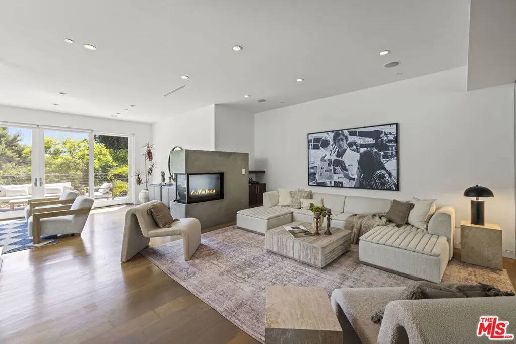 2756 Westshire Drive, Los Angeles, California 90068 home-pic-3