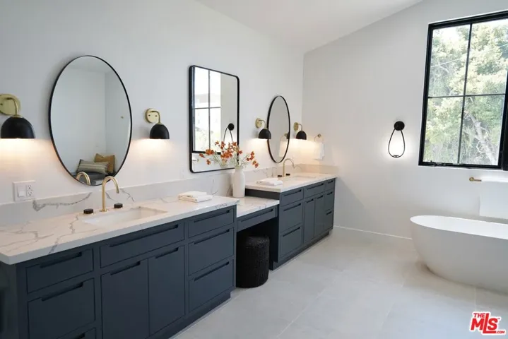 1441 S Oakhurst Drive, Los Angeles, California 90035