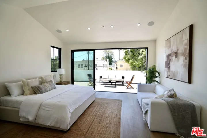 1441 S Oakhurst Drive, Los Angeles, California 90035