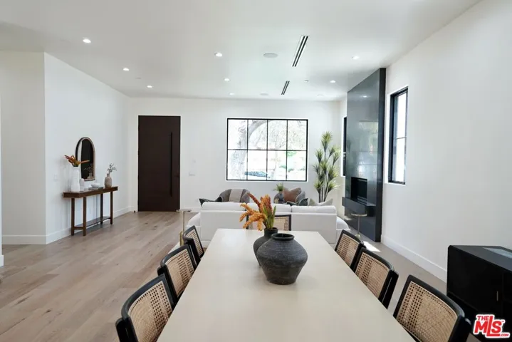 1441 S Oakhurst Drive, Los Angeles, California 90035