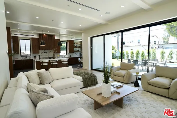 1441 S Oakhurst Drive, Los Angeles, California 90035