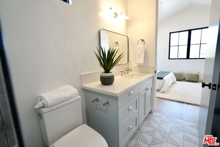 1441 S Oakhurst Drive, Los Angeles, California 90035