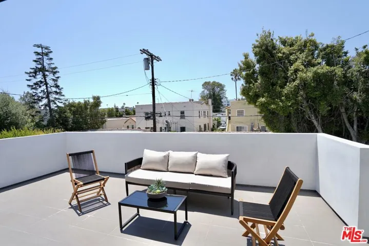 1441 S Oakhurst Drive, Los Angeles, California 90035