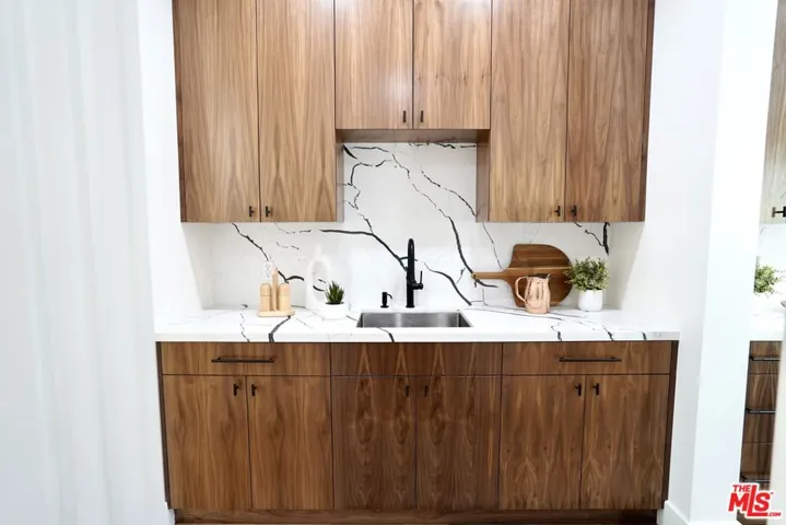 1441 S Oakhurst Drive, Los Angeles, California 90035