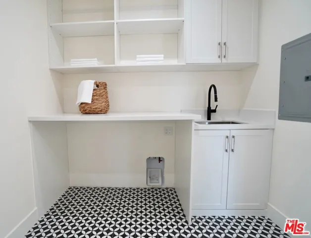 1441 S Oakhurst Drive, Los Angeles, California 90035