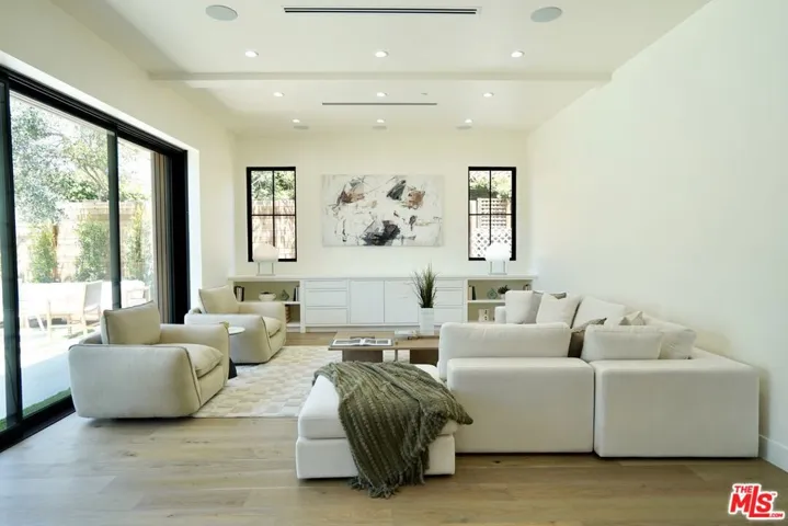 1441 S Oakhurst Drive, Los Angeles, California 90035