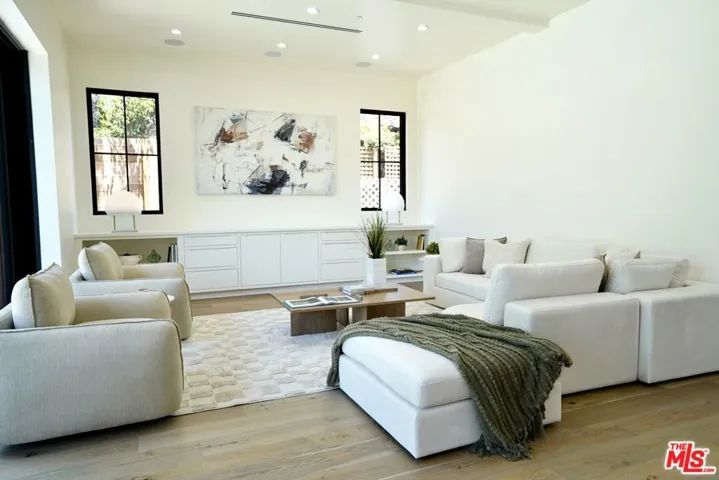 1441 S Oakhurst Drive, Los Angeles, California 90035
