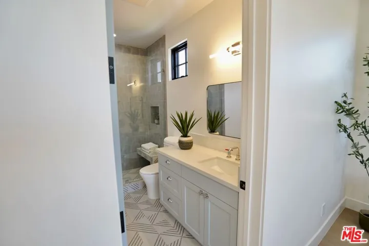 1441 S Oakhurst Drive, Los Angeles, California 90035